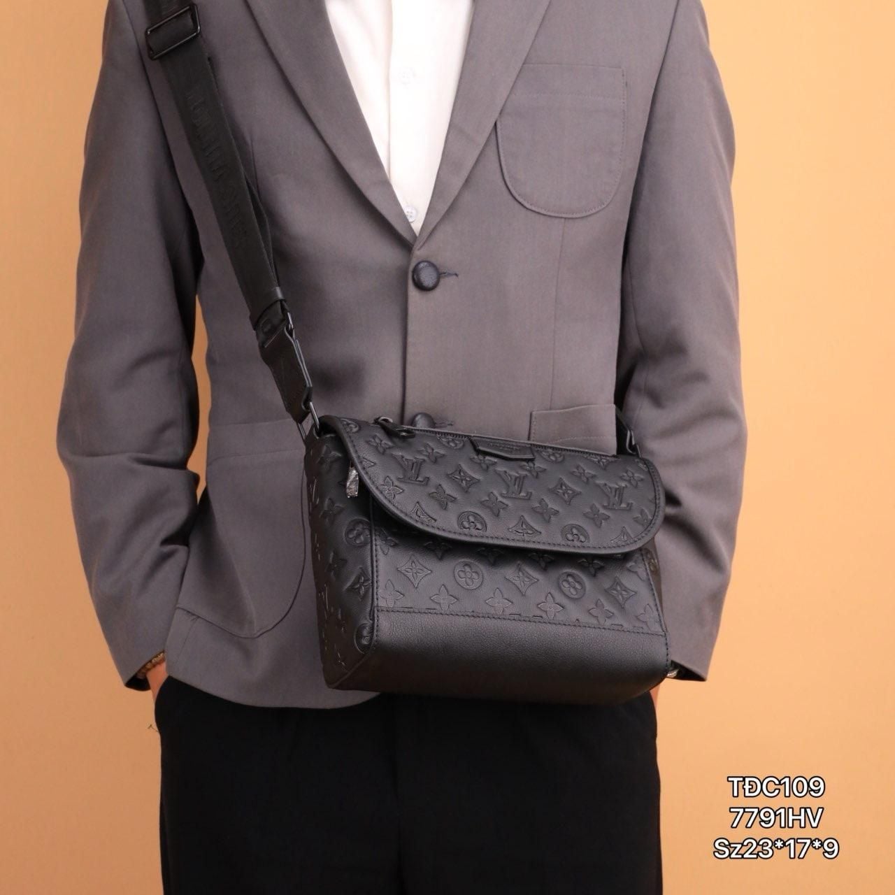 TĐC109 Túi Đeo Chéo Nam Louis Vuitton