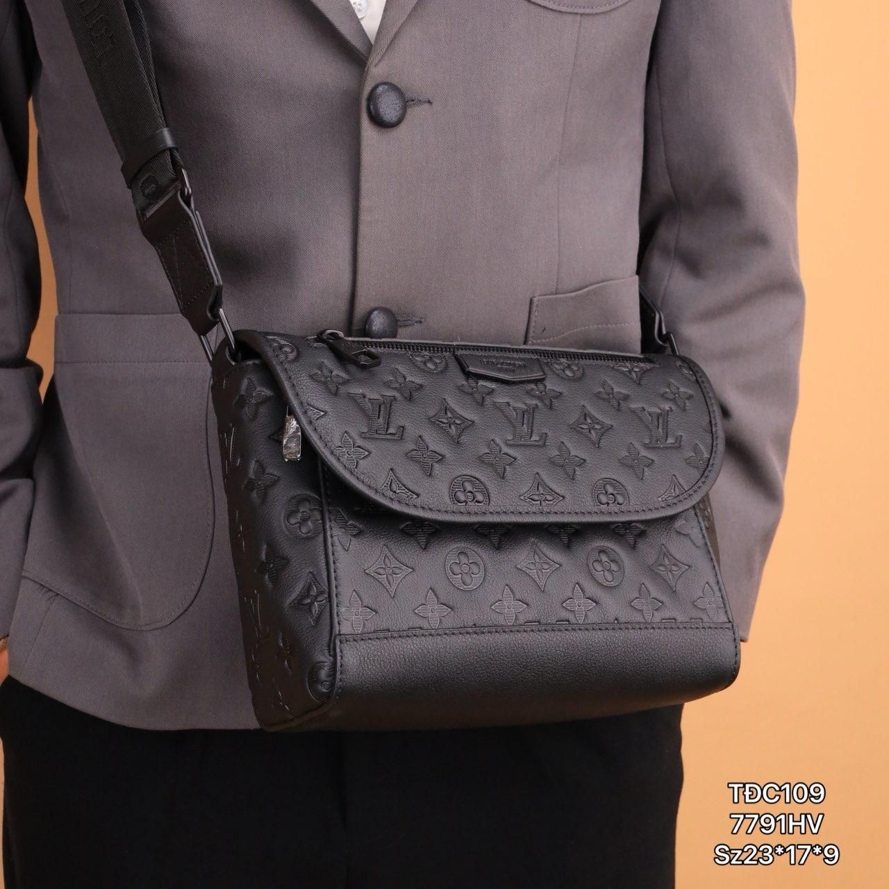 TĐC109 Túi Đeo Chéo Nam Louis Vuitton