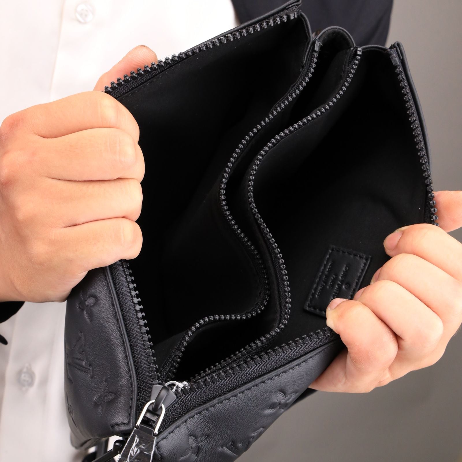 TĐC108 Túi Đeo Chéo Nam Louis Vuitton