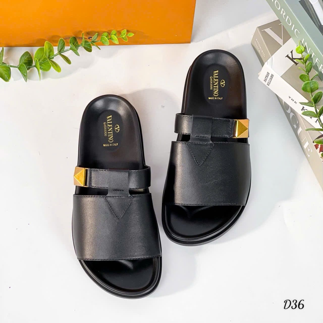 D36 Dép Nam Valentino