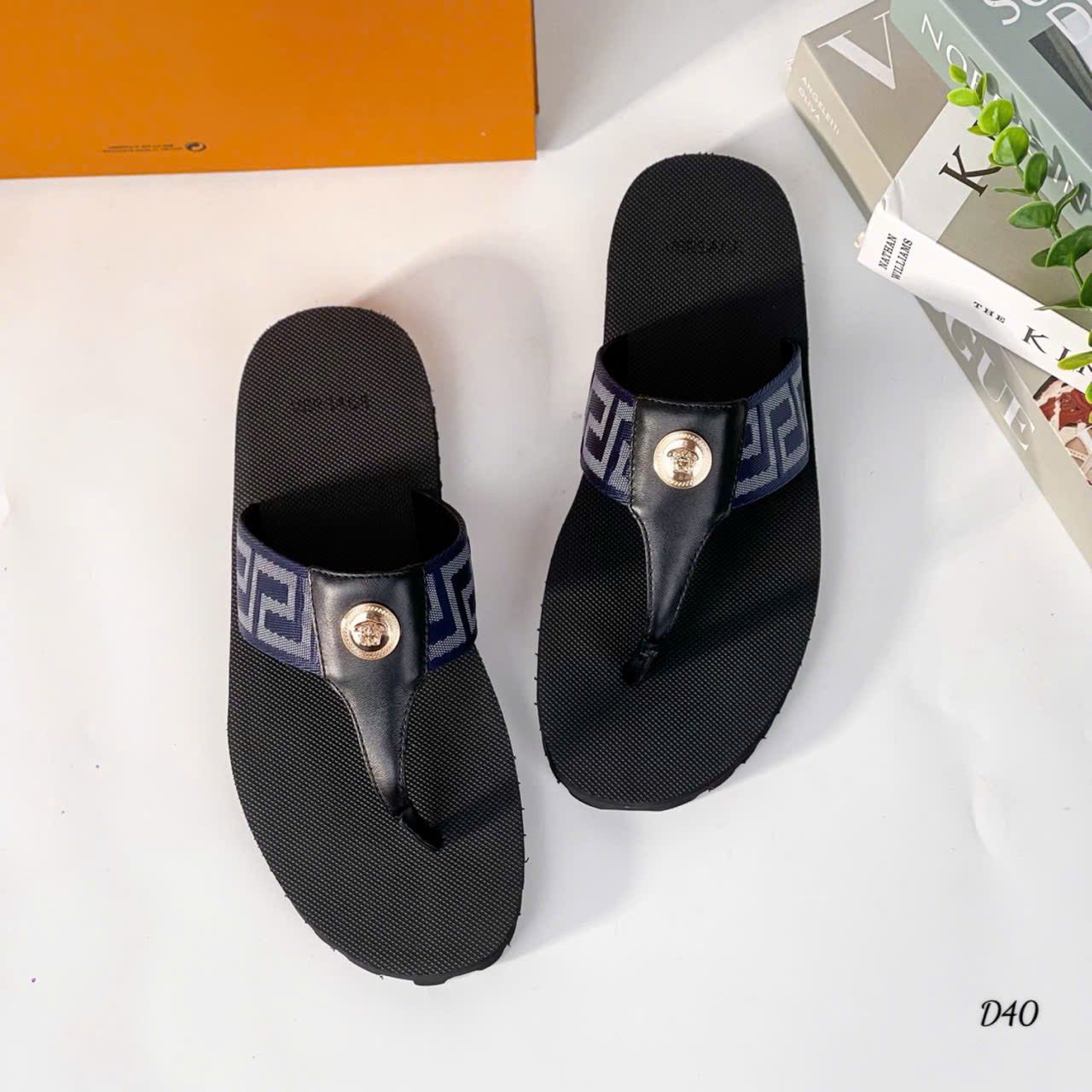 D40 Dép Nam Versace