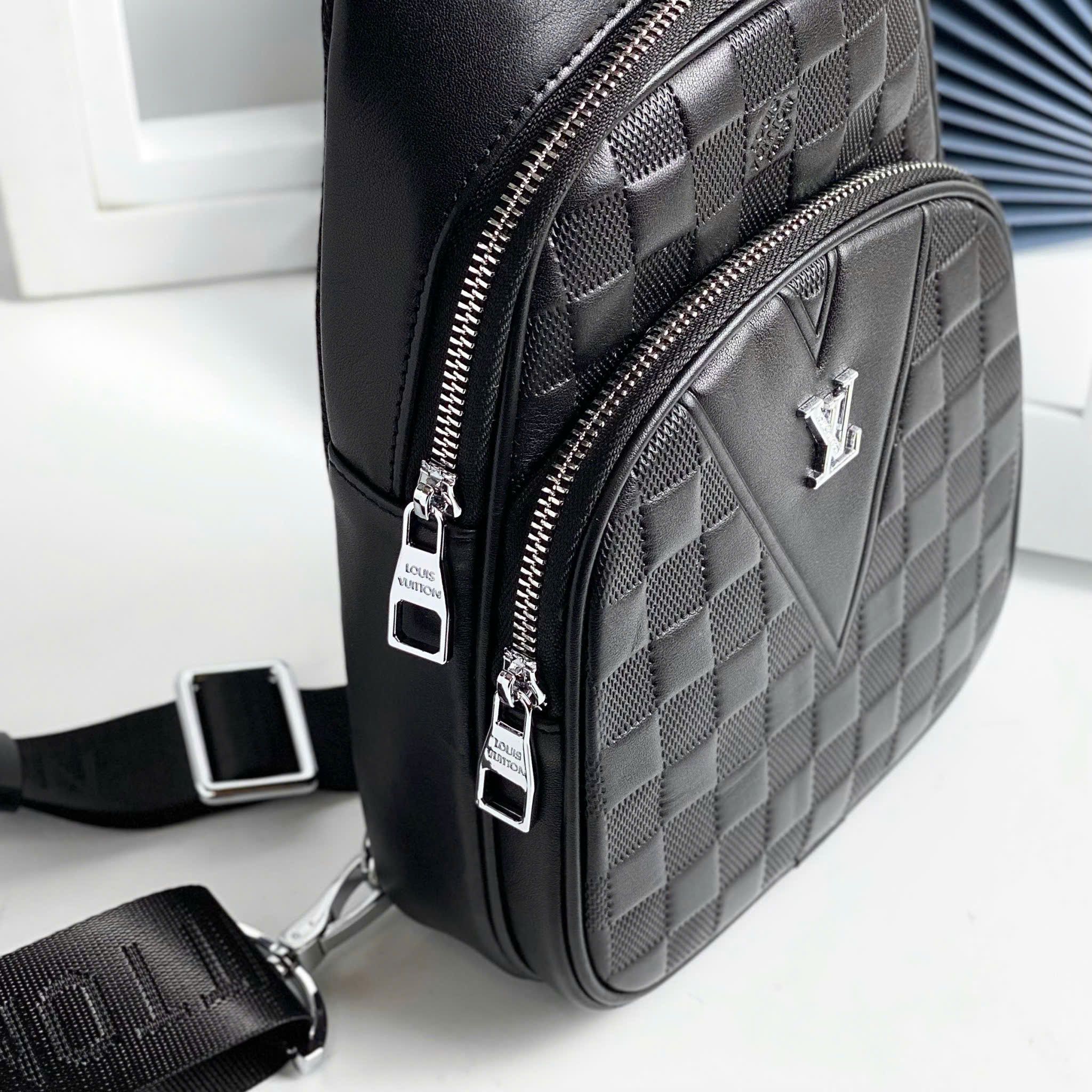 TĐC15 Túi Đeo Chéo Nam Louis Vuitton