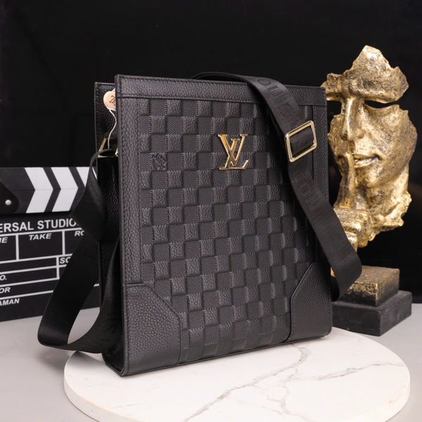 TĐC16 Túi Đeo Chéo Nam Louis Vuitton