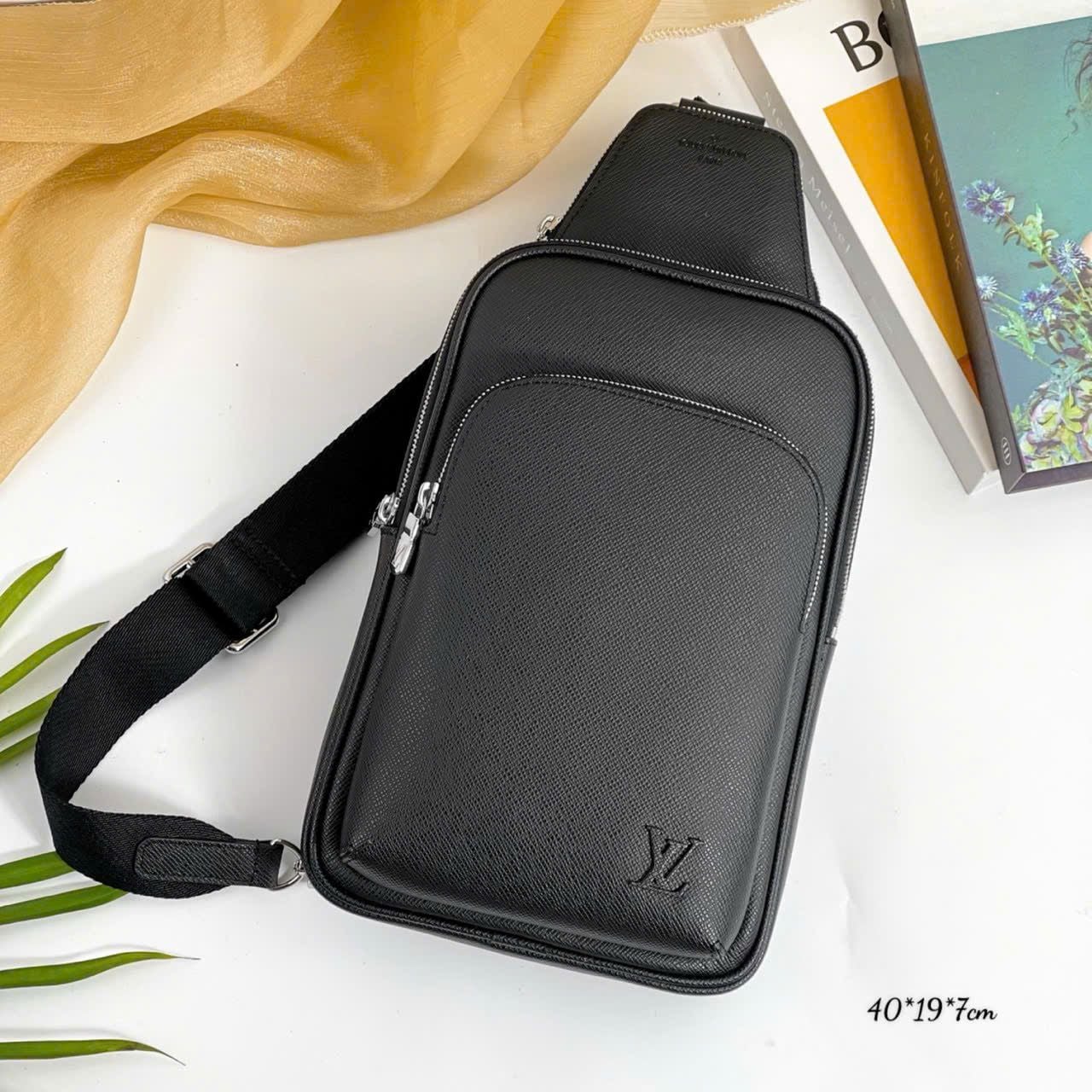 TĐC20 Túi Đeo Chéo Nam Louis Vuitton