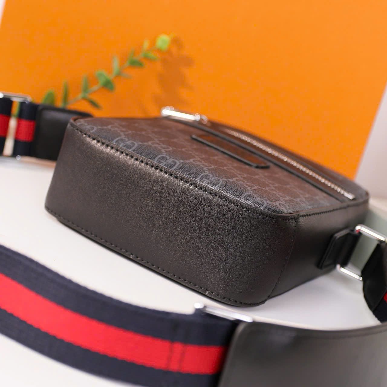 TĐC31 Túi Đeo Chéo Nam Gucci