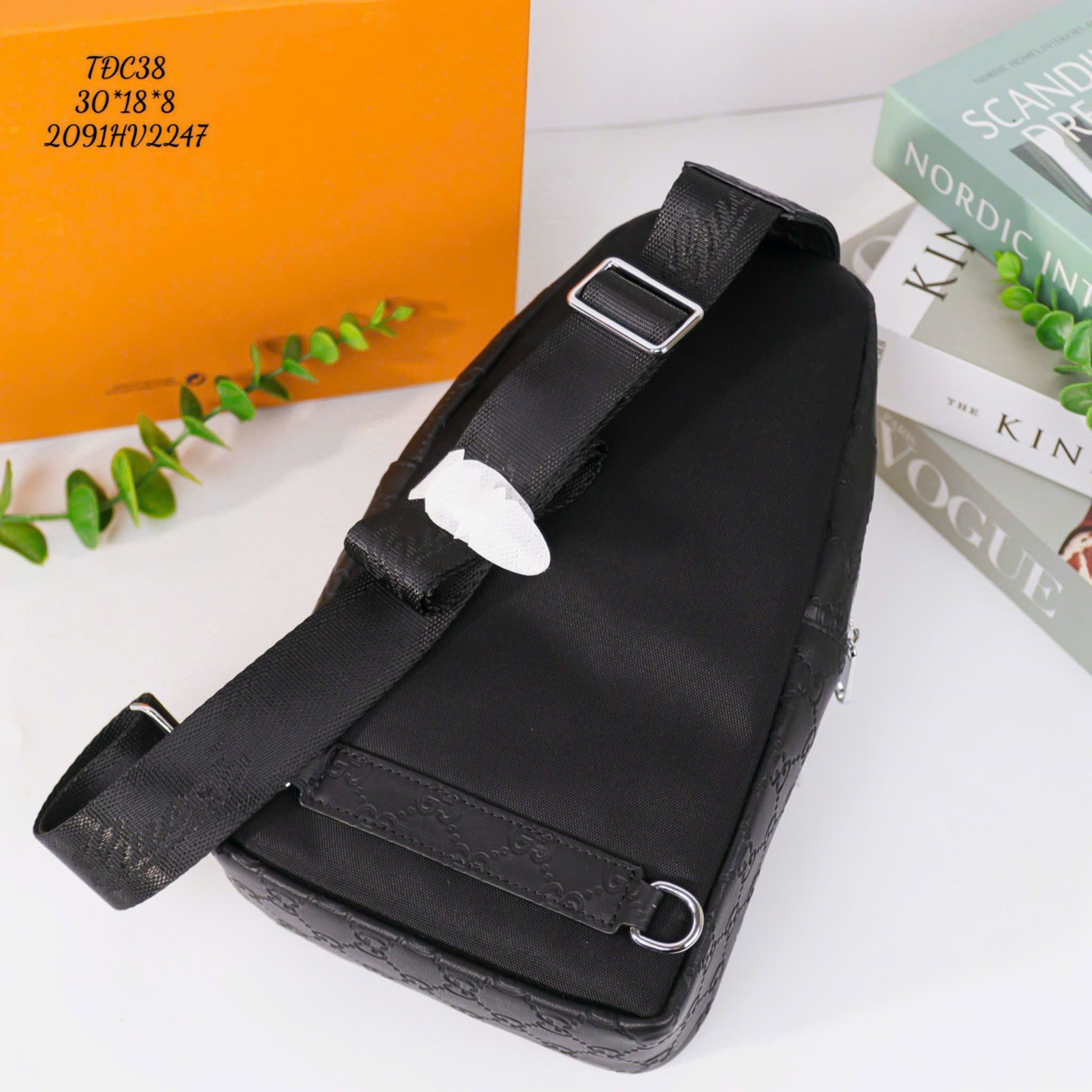 TĐC38 Túi Đeo Chéo Nam Gucci