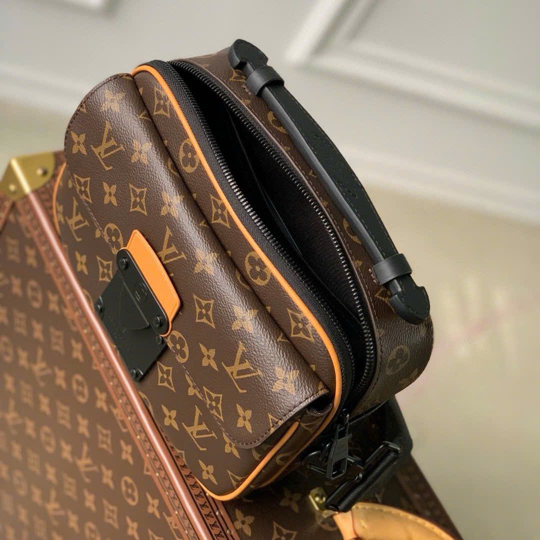 TĐC39 Túi Đeo Chéo Nam Louis Vuitton