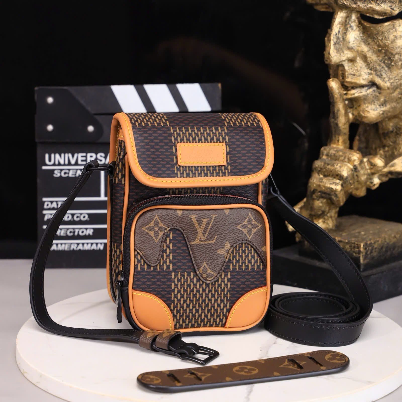 TĐC54 Túi Đeo Chéo Nam Louis Vuitton