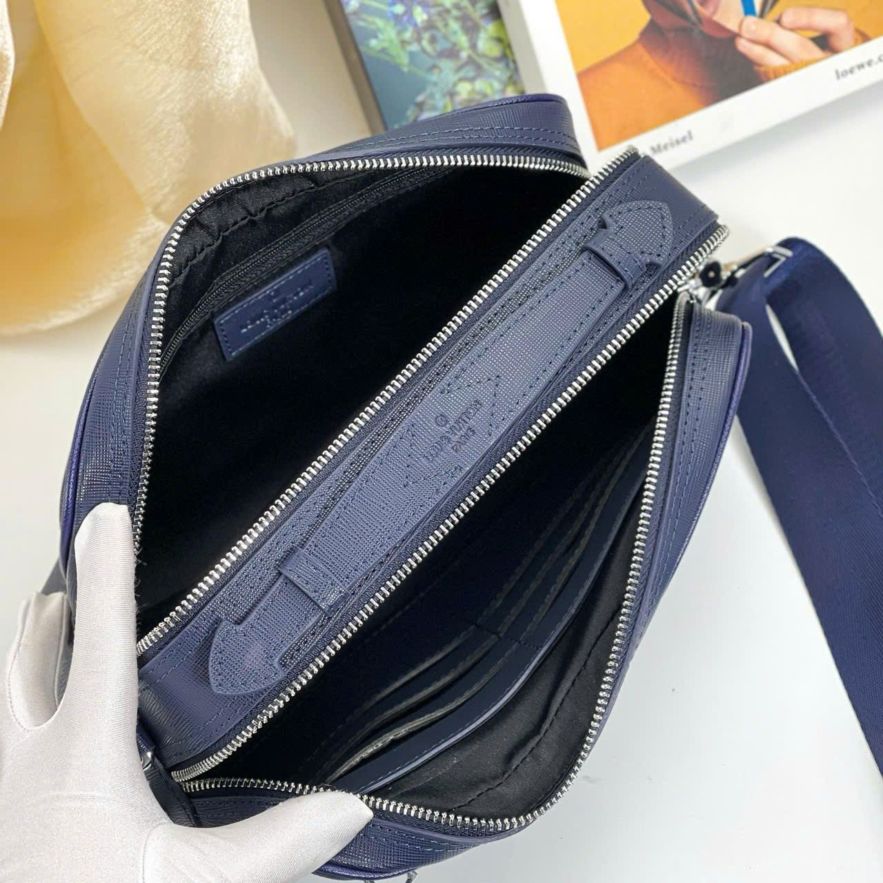 VCT26 Túi Đeo Chéo Nam Louis Vuitton