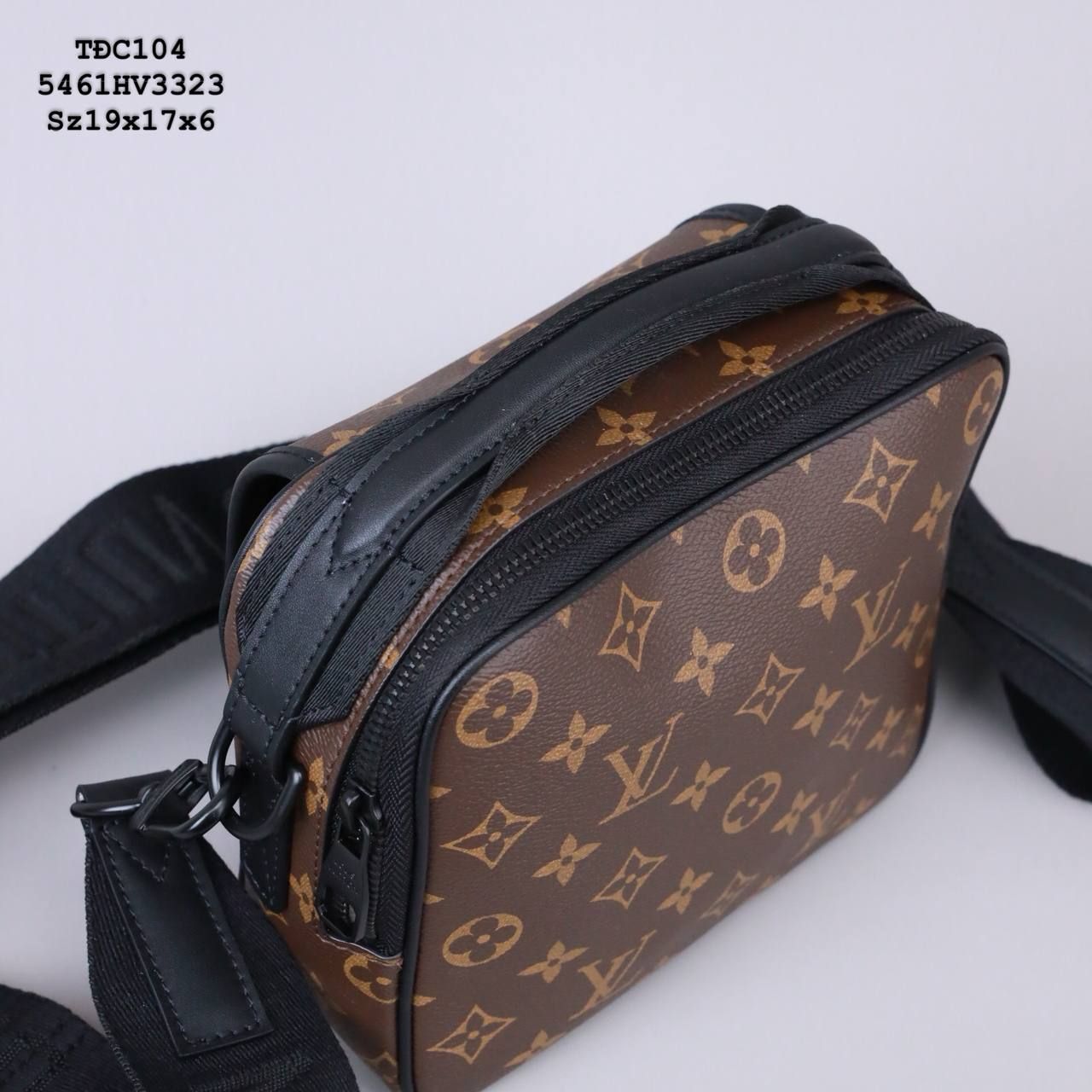 TĐC104 Túi Đeo Chéo Nam Louis Vuitton