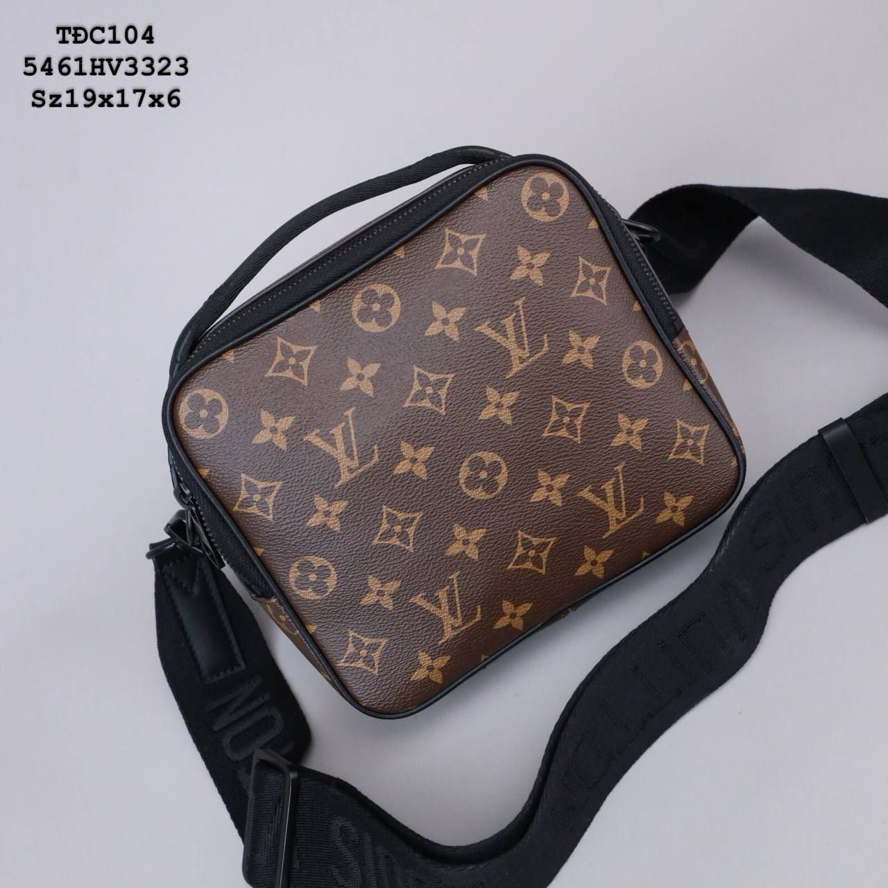 TĐC104 Túi Đeo Chéo Nam Louis Vuitton
