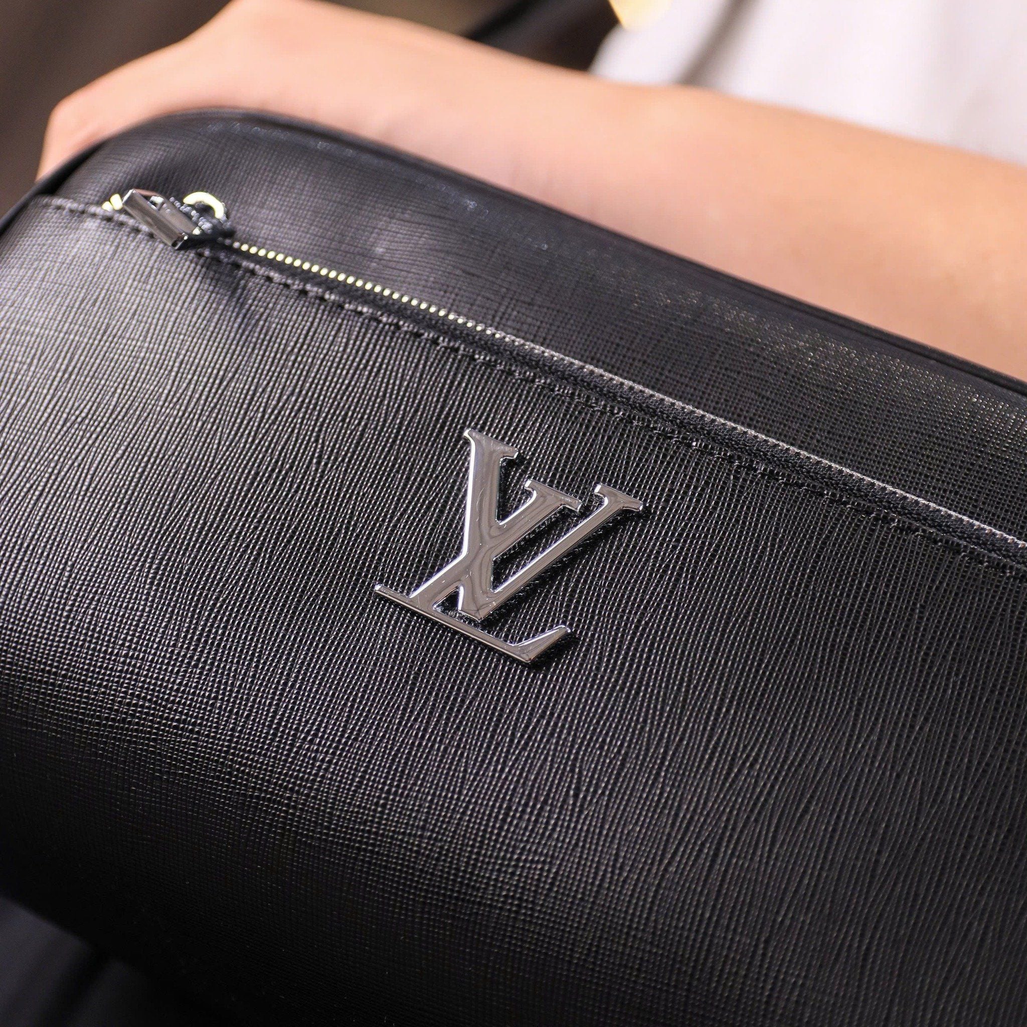 VKS52 Túi Đeo Chéo Nam Louis Vuitton