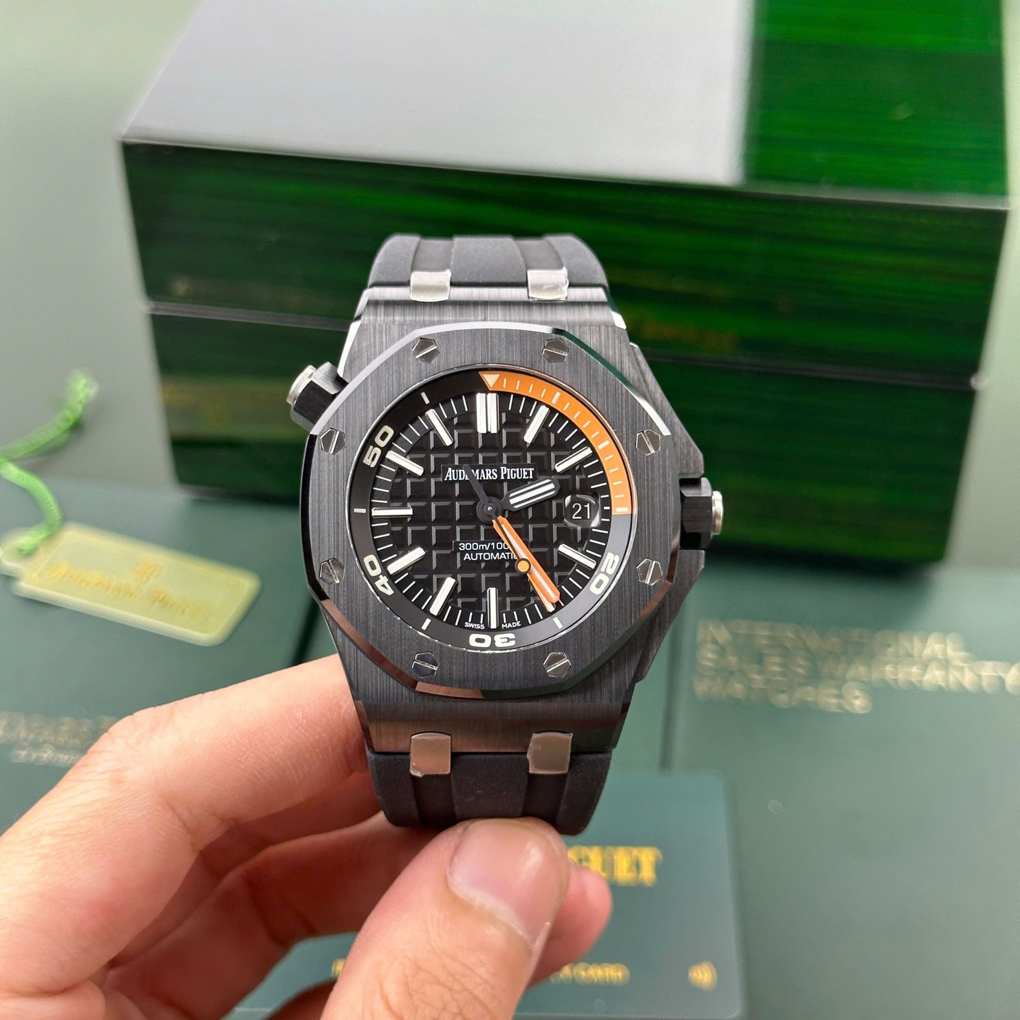 ĐỒNG HỒ AUDEMARS PIGUET ROYAL OAK OFFSHORE DIVER 15707CE VỎ GỐM MẶT ĐEN 1:1 42MM