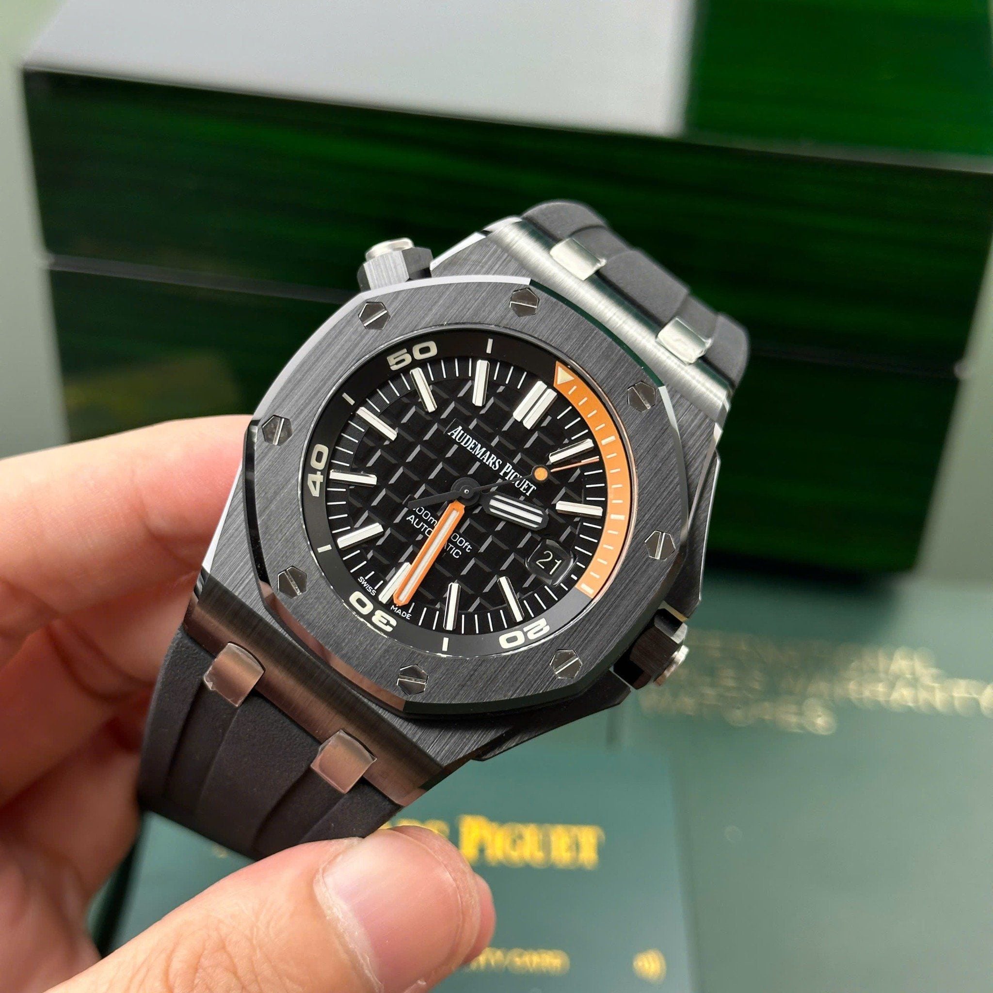 ĐỒNG HỒ AUDEMARS PIGUET ROYAL OAK OFFSHORE DIVER 15707CE VỎ GỐM MẶT ĐEN 1:1 42MM