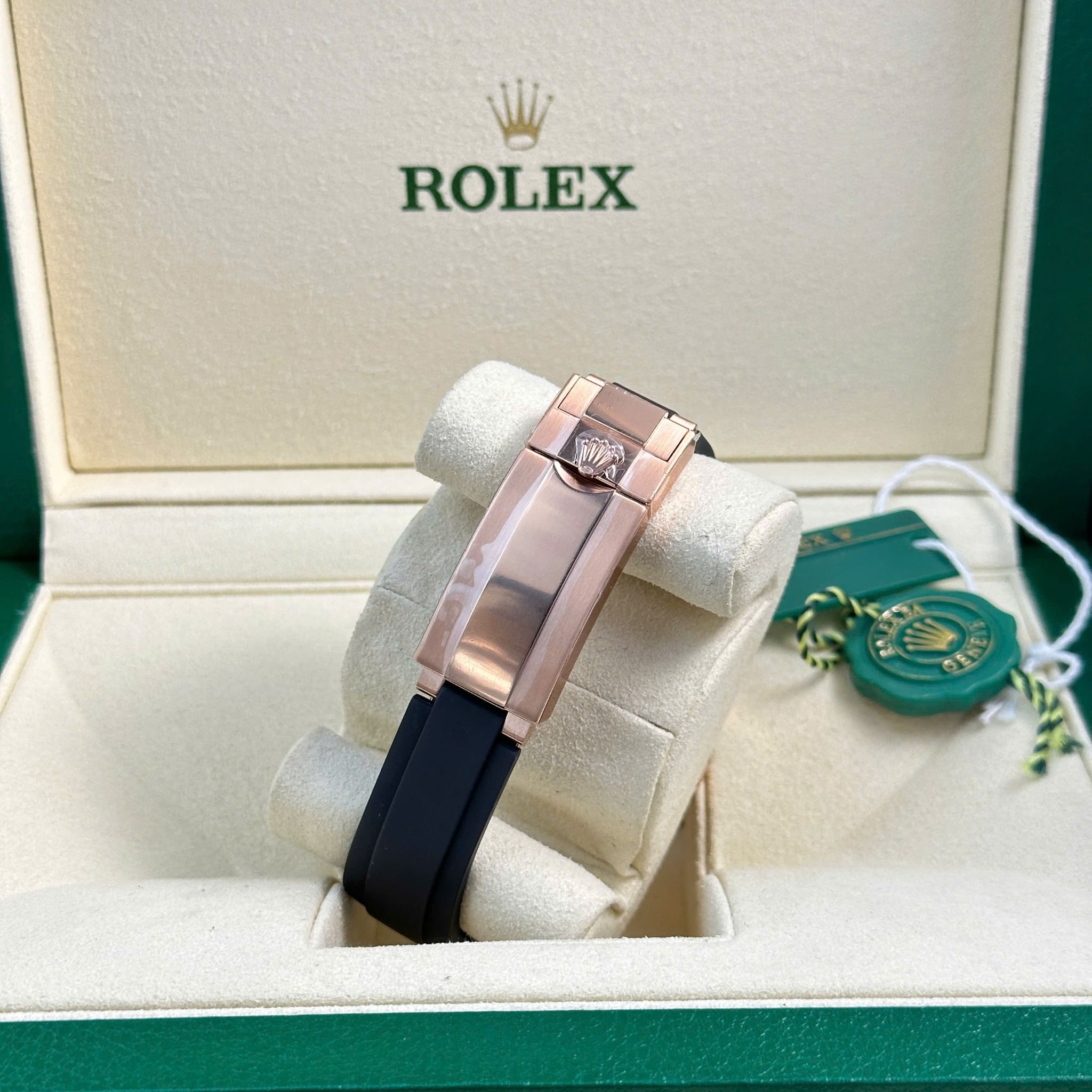 Rolex Daytona 126535TBR-0002 Mặt Số Hồng Sundust Chế Tác Đá CZ Dây Cao Su Replica 1:1 40mm