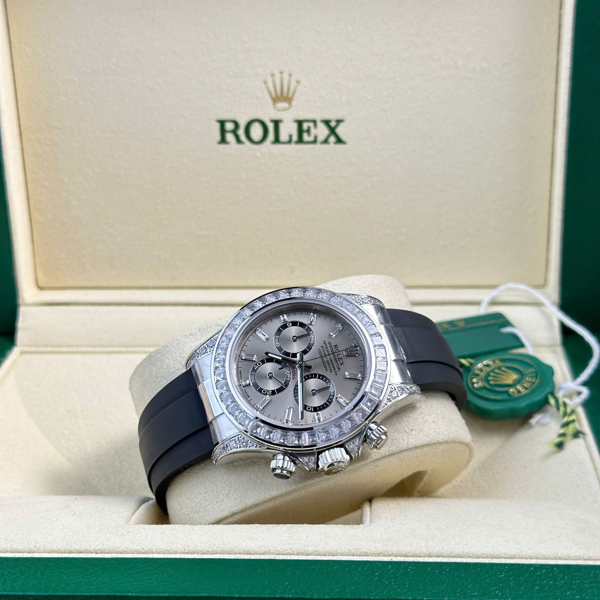 Rolex Daytona 126535TBR-0002 Mặt Số Hồng Sundust Chế Tác Đá Dây Cao Su Replica 1:1 40mm