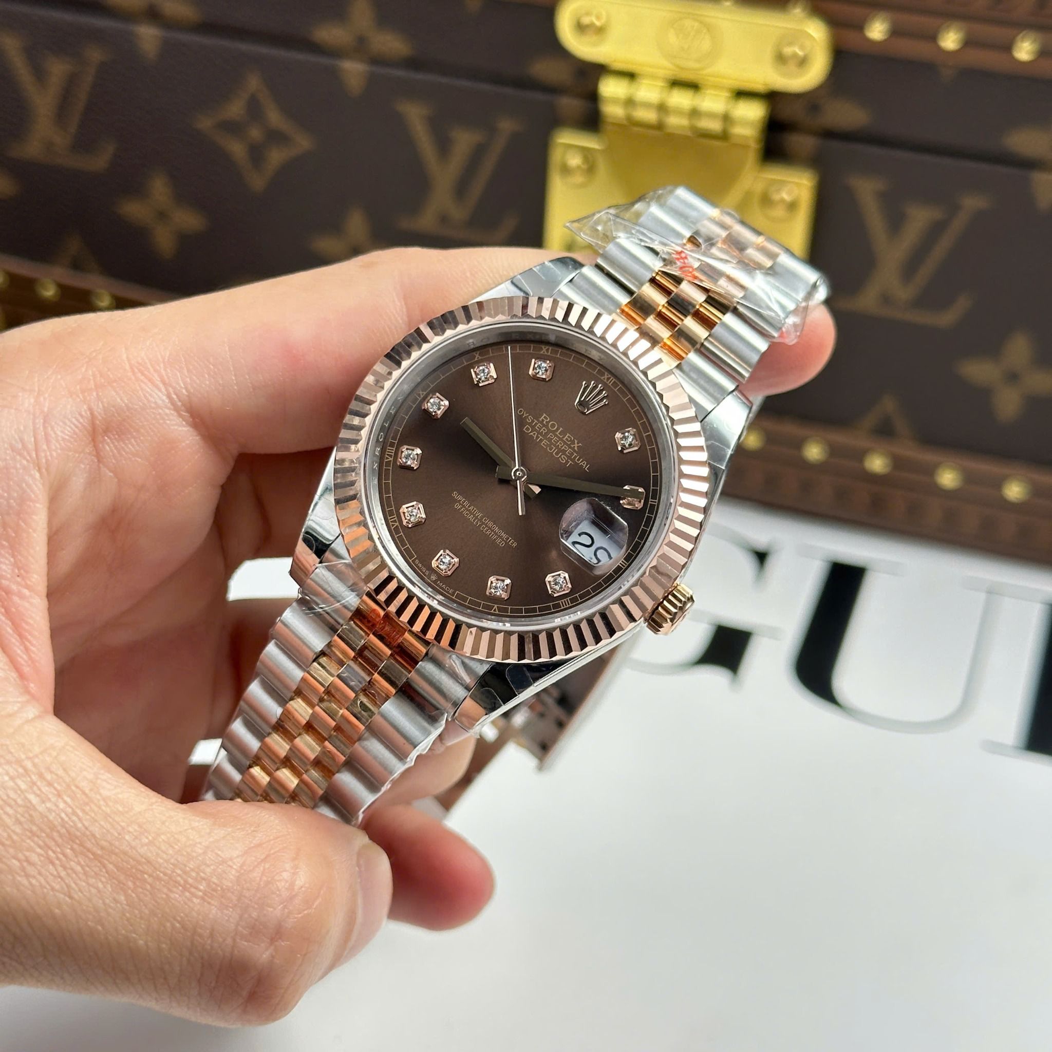 Rolex DateJust 126331 1:1 GM Factory Bọc Vàng Thật Mặt Chocolate Cọc Kim 41mm