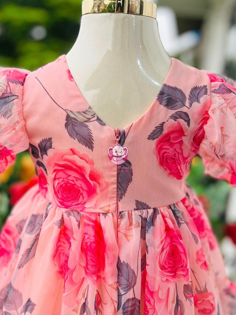 Váy voan tơ mềm, hoa hồng cho bé từ 7 tới 42Kg - Tiệm May Mẹ Voi Xinh