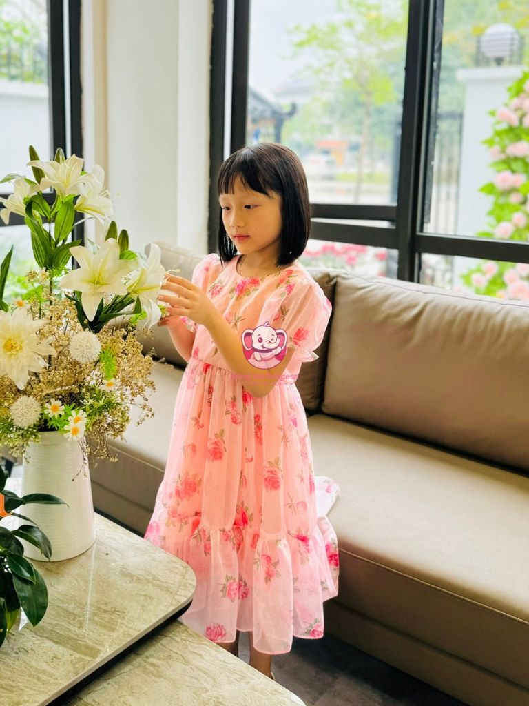 Váy voan tơ mềm, hoa hồng cho bé từ 7 tới 42Kg - Tiệm May Mẹ Voi Xinh