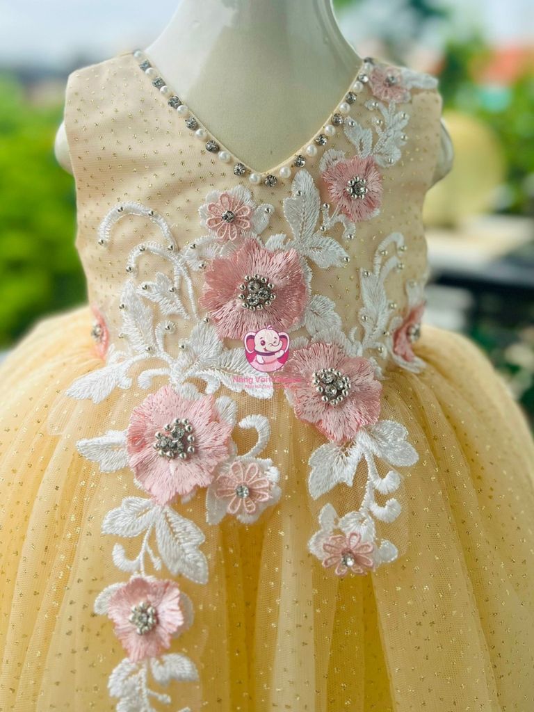 Váy công chúa thiết kế cổ tim, đính hoa, cho bé từ 7kg tới 35kg