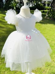 Váy công chúa cổ đính ngọc