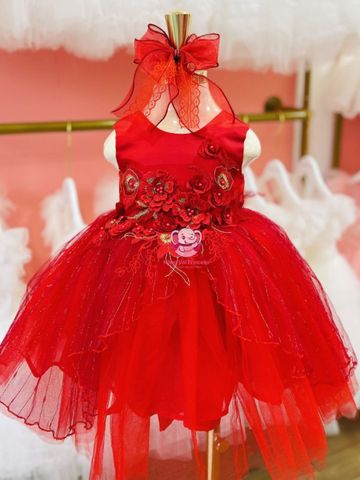 Váy công chúa xẻ tà