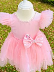 Váy công chúa cổ đính ngọc