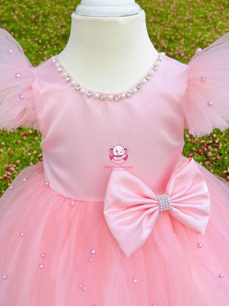 Váy công chúa cổ đính ngọc