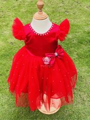 Váy công chúa cổ đính ngọc