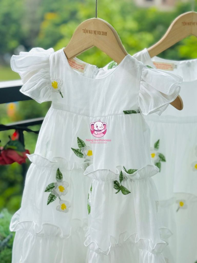 Váy voan lụa thêu hoa, mềm mại, đi học, đi chơi cho Mẹ và Bé - Tiệm May Mẹ Voi Xinh