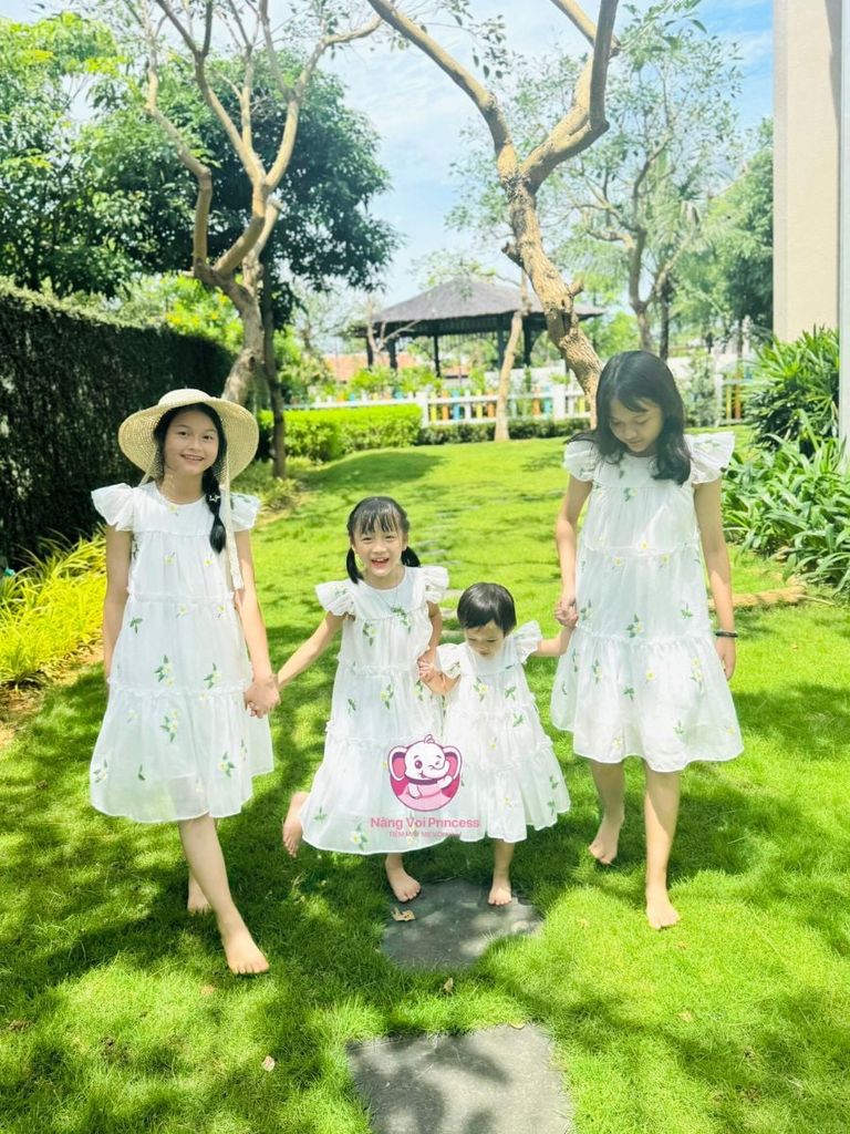 Váy voan lụa thêu hoa, mềm mại, đi học, đi chơi cho Mẹ và Bé - Tiệm May Mẹ Voi Xinh