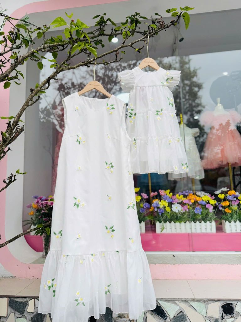Váy voan lụa thêu hoa, mềm mại, đi học, đi chơi cho Mẹ và Bé - Tiệm May Mẹ Voi Xinh