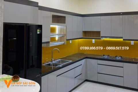 Tủ bếp nhựa đặc PVC phủ Acrylic VB07
