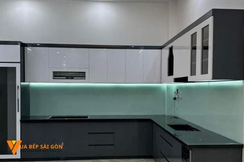 Tủ bếp nhựa đặc PVC phủ Acrylic VB01
