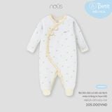 Bộ liền dài có tất cài lệch màu trắng in họa tiết Nous NB1S25-OP3-U02-OW-NB