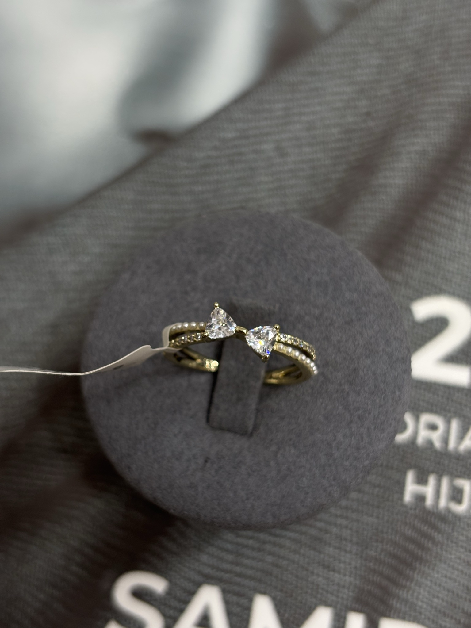  Q72 - PKH - 007M32 - Gold 