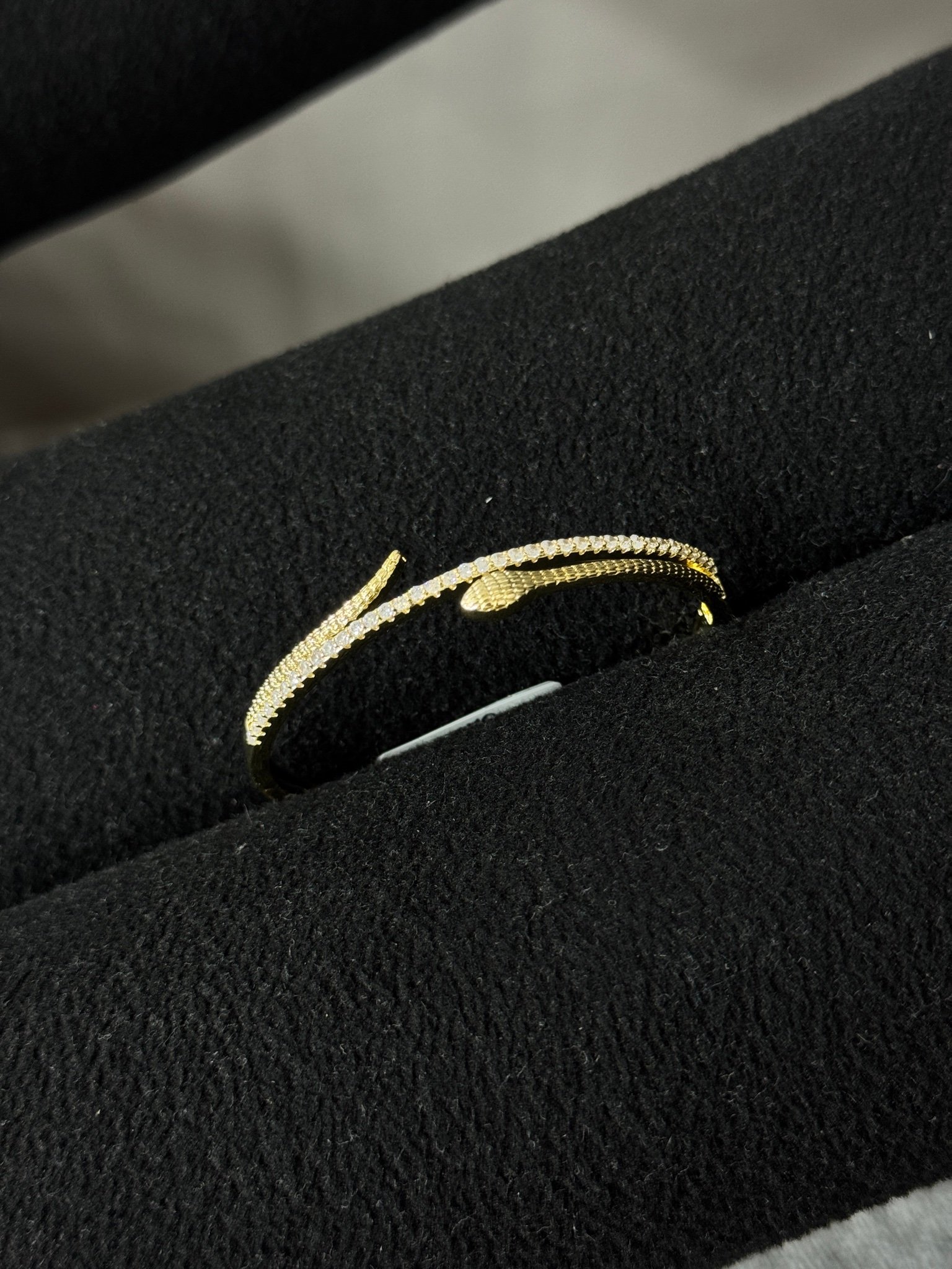 F70 - PKH - 4645G1 - GOLD