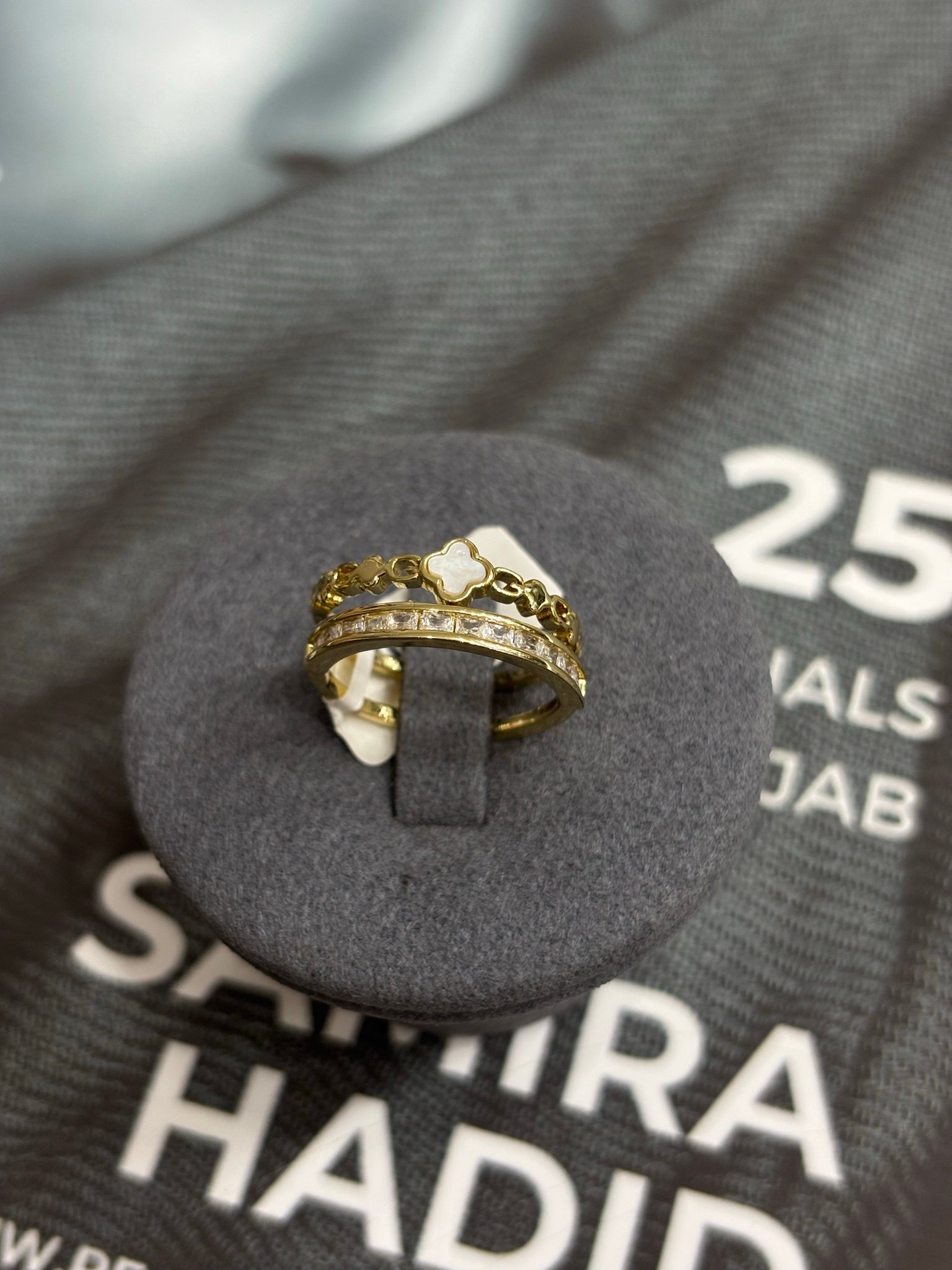 H28 - PKH - 007M102 - gold