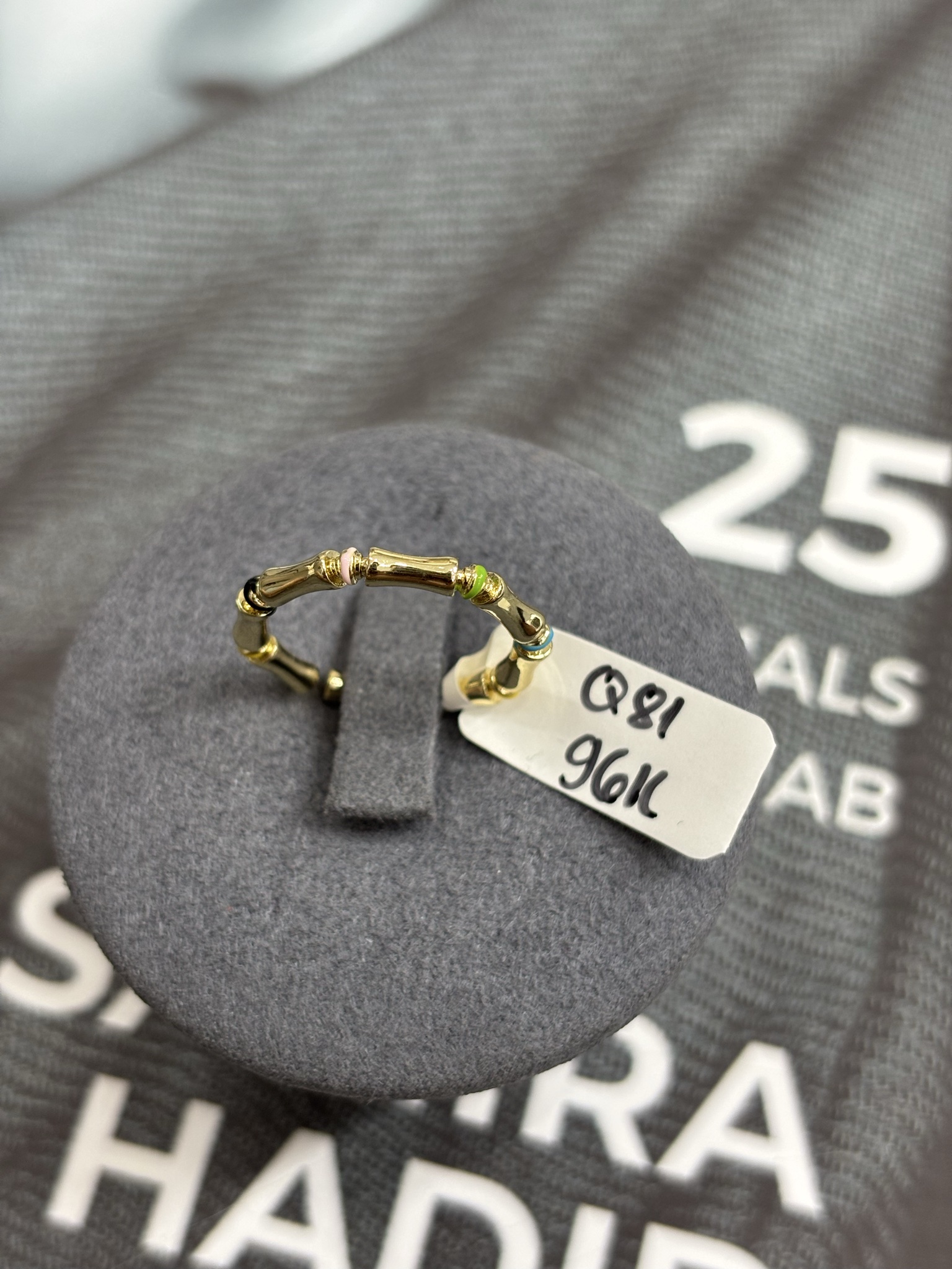 Q81 - PKH - 007M11 - gold
