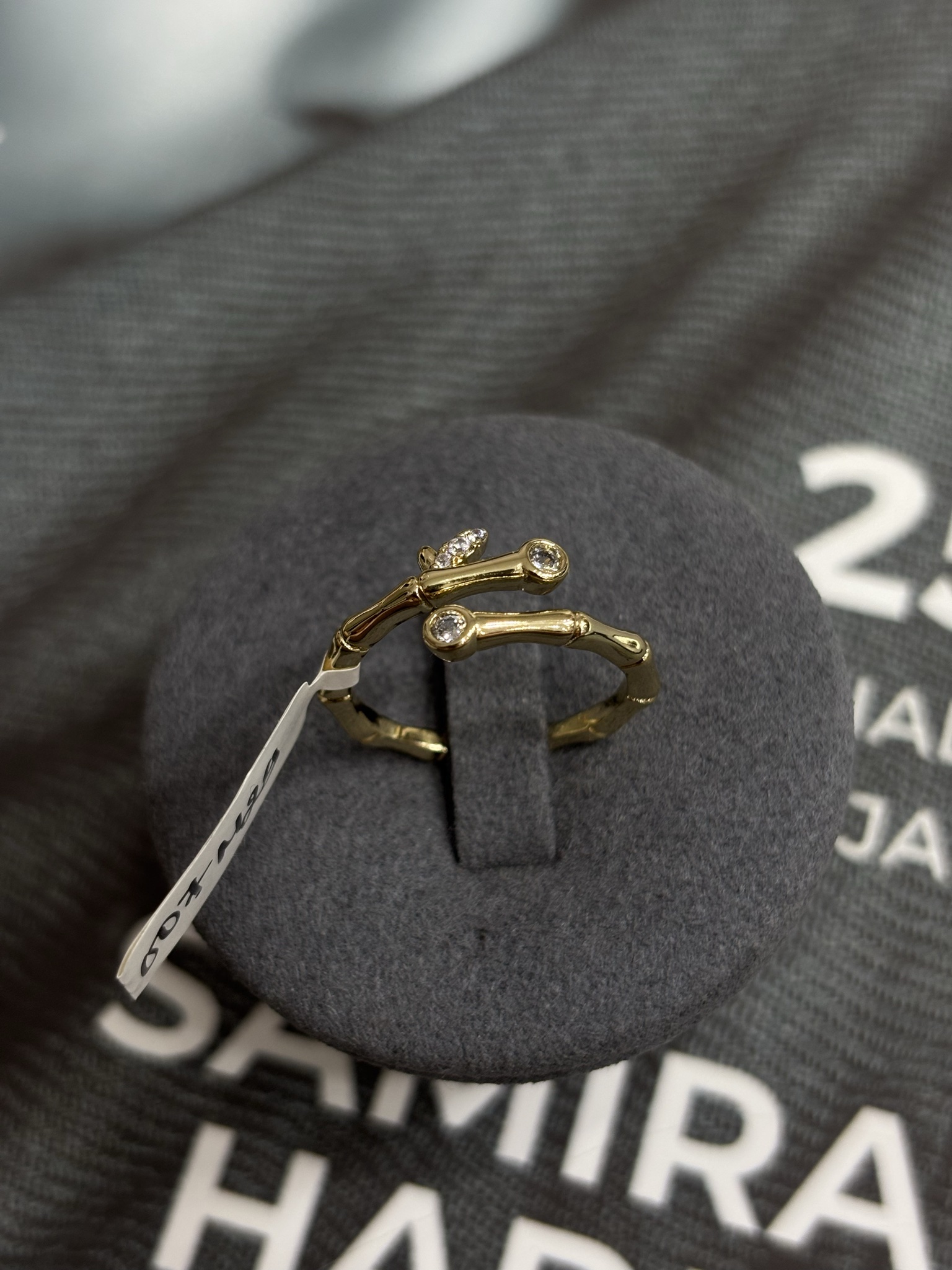 Q67 - PKH - 007M29 - Gold