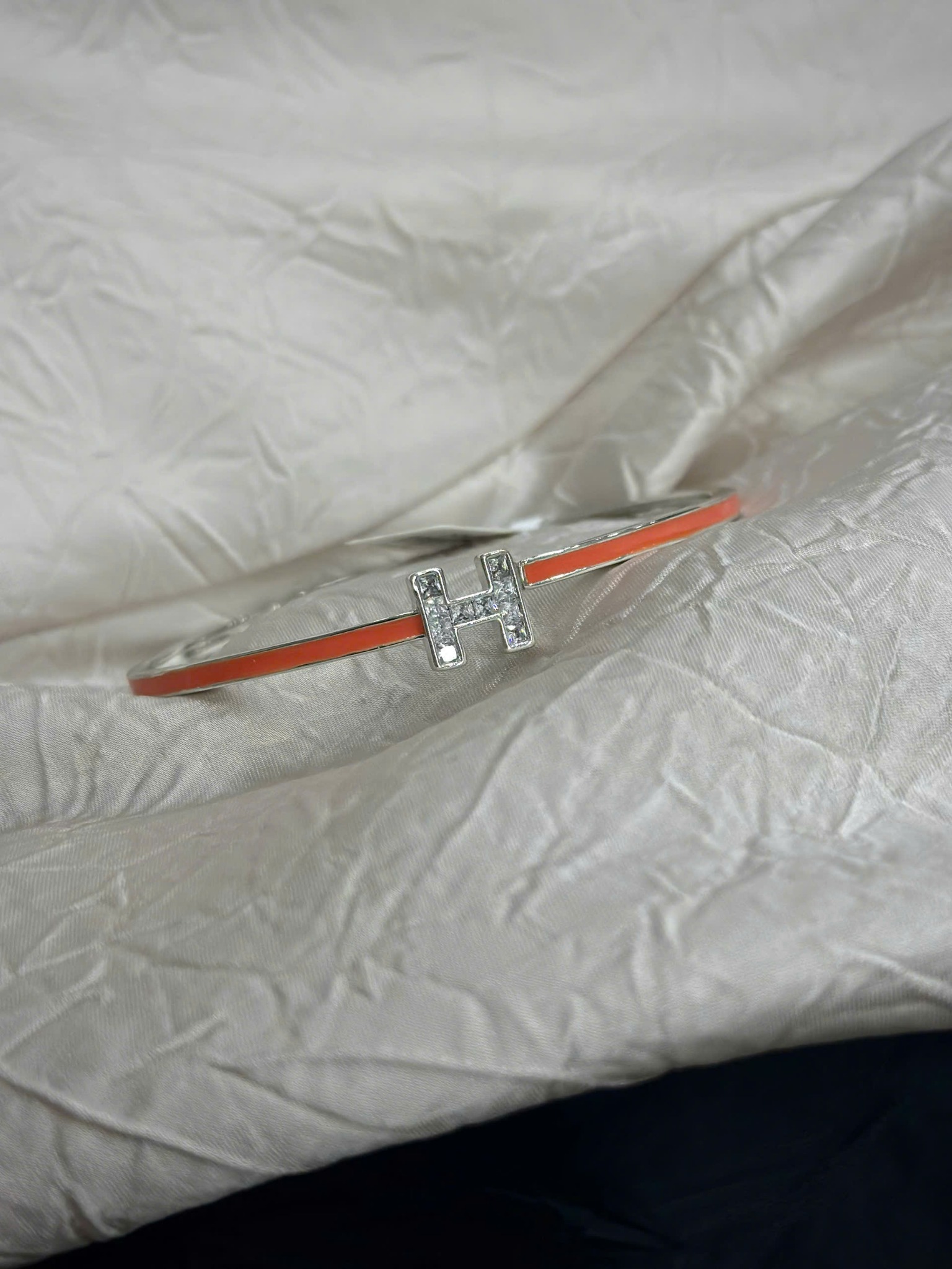 O26 - PKH - 7487K1C - CAM