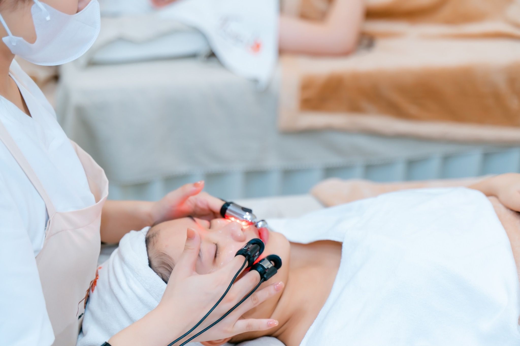  Liệu trình trẻ hóa, sáng da Glow Gold 