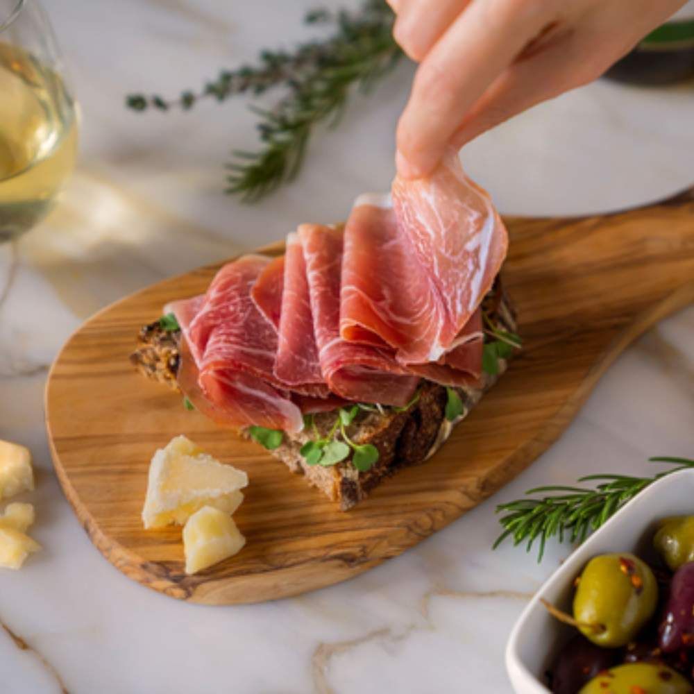 Đùi sau Serrano 16 tháng cắt lát khay 50g