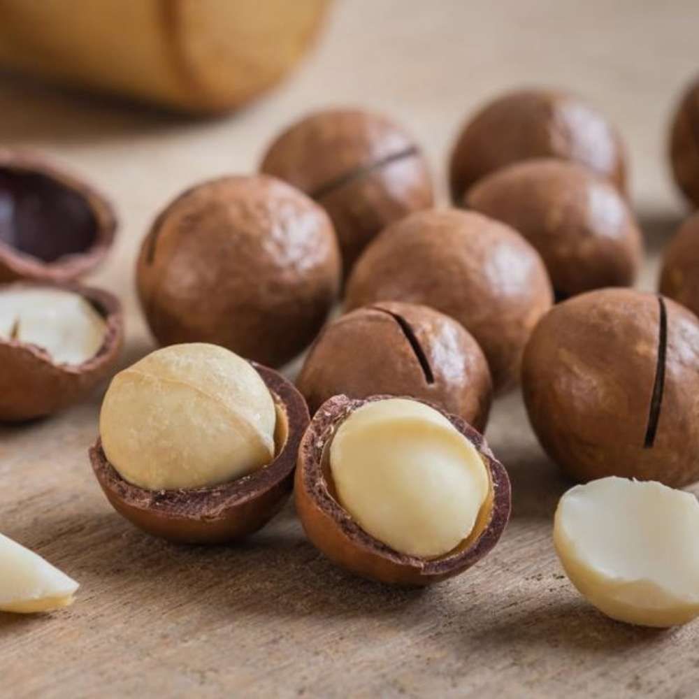 Hạt macadamia Tinh Hoa Toàn Cầu hộp thiếc 150g