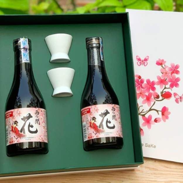 Hộp quà đôi Anh Đào Sake Nishino Seki Hana 300ml