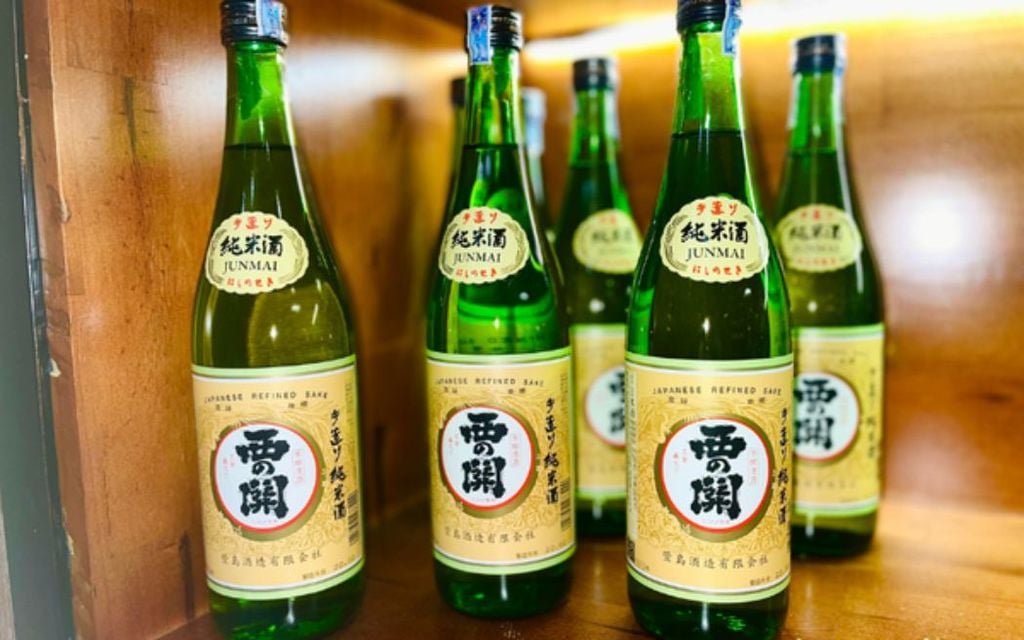 Hộp quà đôi Anh Đào Sake Nishino Seki Junmaishu 720ml