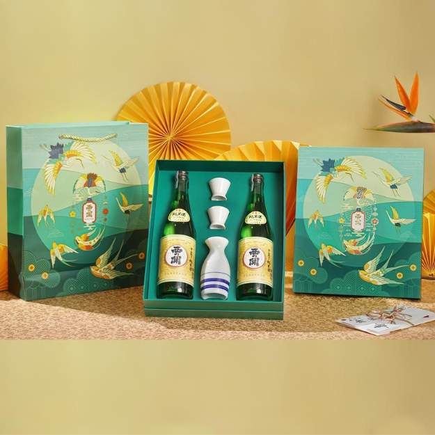 Hộp quà Việt - Nhật Sake Nishino Saki Junmaishu 720ml