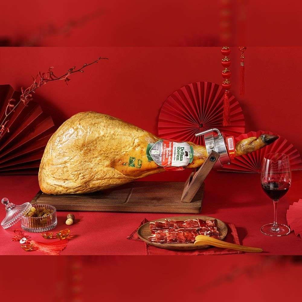 Hộp quà đùi sau Iberico Bellota có xương 36 tháng