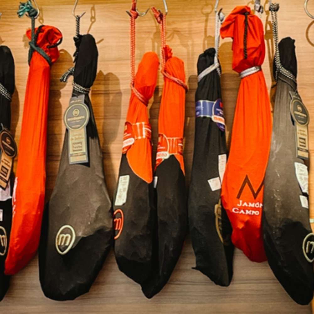 Hộp quà đùi trước Iberico Bellota có xương 36 tháng