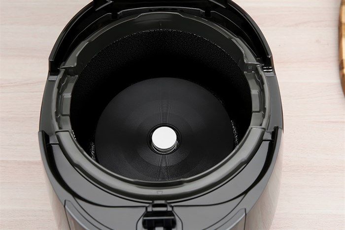 Nồi cơm điện tử áp suất Cuckoo 1.08 lít CRP-PK0600F/BKRDVN